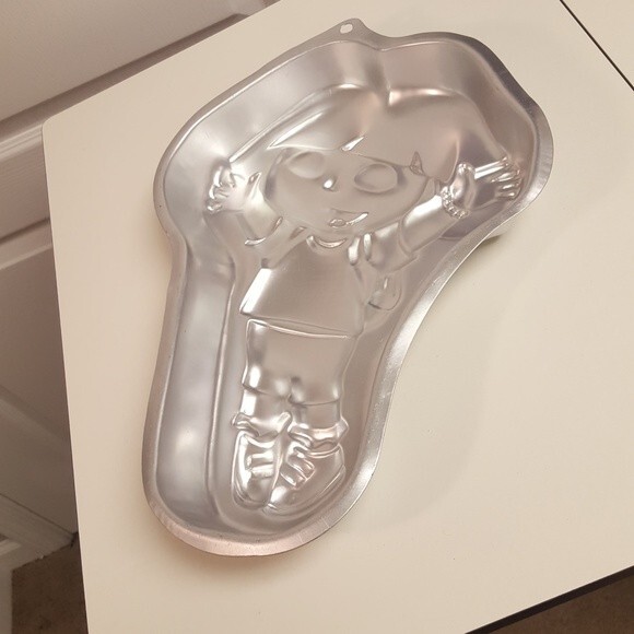 Dora the Explorer Wilton Birthday Cake Pan - Picture 2 of 4